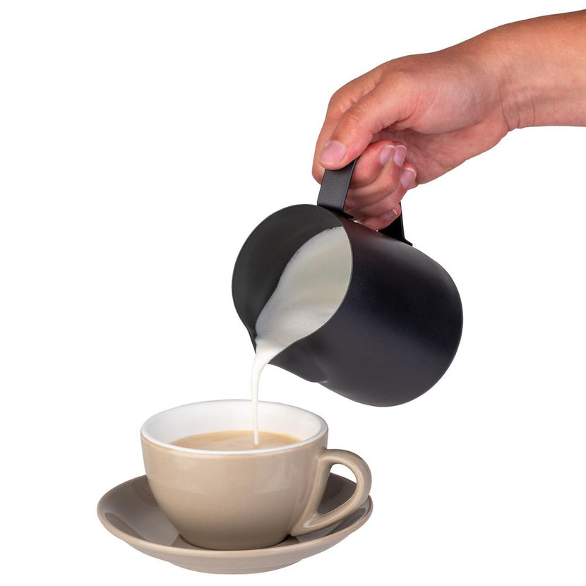 APS non stick jug 0,8 liter – roestvrijstalen kan voor water, melk en sap in de horeca