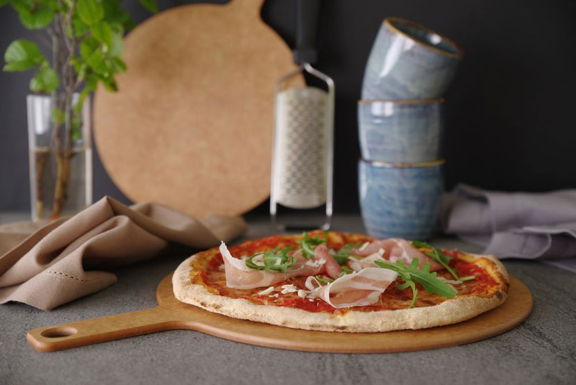 Pizza board with handle305x405x6 mm wood fiber 1/box