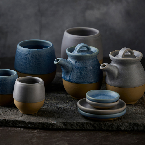 Emerge Seattle Grey Unhandled Cup van Churchill, 300 ml, set van 12. Duurzame melamine mok in Seattle Grey zonder handvat, ideaal voor het serveren van koffie, thee of andere warme dranken. Lichtgewicht, breukbestendig en perfect voor gebruik in de horeca.