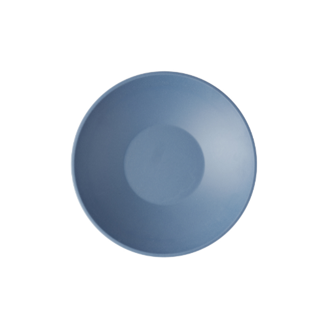 Emerge Oslo Blue Melamine Shallow Bowl van Churchill, 30 cm, 2,3L, set van 4. Stijlvolle en duurzame ondiepe melamine kom in Oslo Blue, ideaal voor het serveren van salades, pasta's of gedeelde gerechten. Lichtgewicht, breukbestendig en perfect voor gebruik in de horeca.