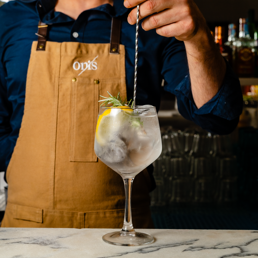 Onis Skyline Gin & Tonic glas 590 ml close-up professioneel cocktailglas horeca